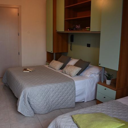 Hotel Gambrinus Rimini Exterior photo