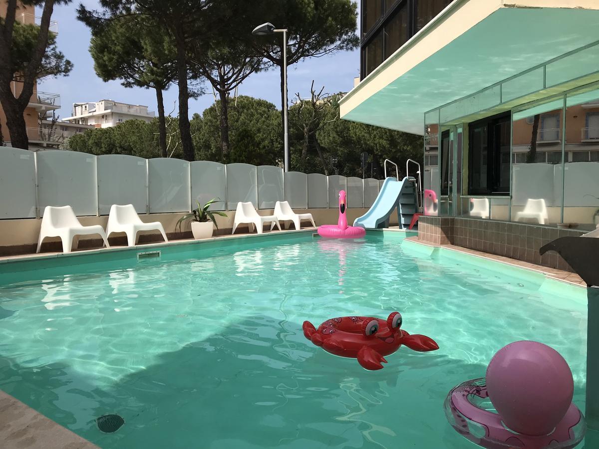 Hotel Gambrinus Rimini Exterior photo